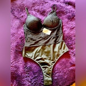 Women’s Windsor Lace Bodysuit Size Large